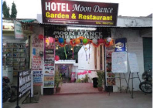 Moon Dance Garden & Restaurant