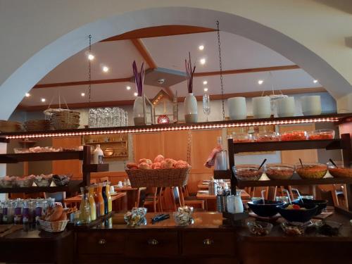 Comida y bebida, Dahoam by Sarina - Hotel & Suites in Zell am See