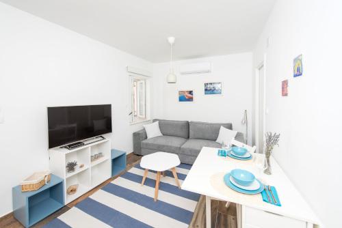  Yacht harbor apartment in Hvar