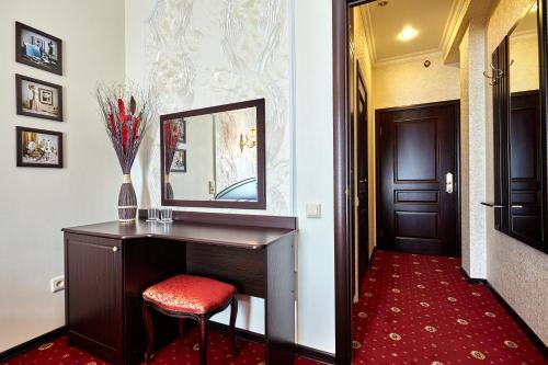 Boutique Hotel Monarch