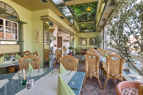 Hotel Mythos - image 4