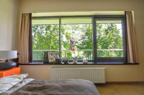 Apartment with Mountain View image 4