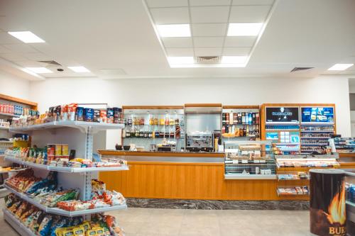 Celly Hotel - image 11