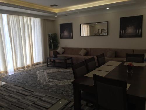 บริการและสิ่งอำนวยความสะดวก, The Diamonds (Families Only ) in อัลคีราน