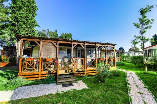Superior Three-Bedroom Mobile Home with Terrace