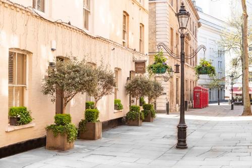 Fielding Hotel, London