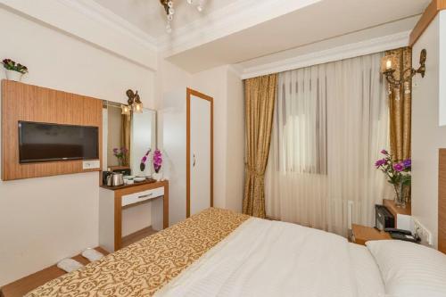 Standard Double Room image 10