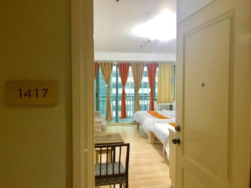 GREENFIELD studio w/ 2 queen across Shangrila, Manila