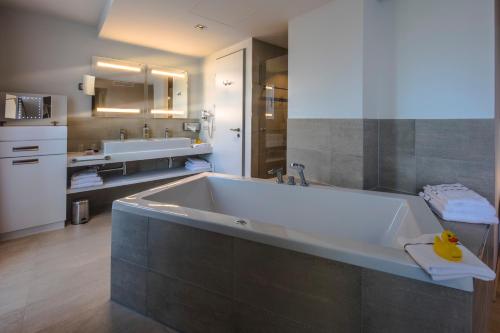 حمام, Wellings Parkhotel in كامب-لينتفورت