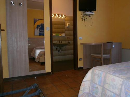 Hotel Chiara - image 4