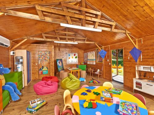 Playground, Vale Do Garrao Villas in Vale do Garrao