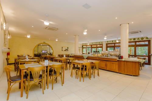 Beach Hotel Cambury - 레스토랑