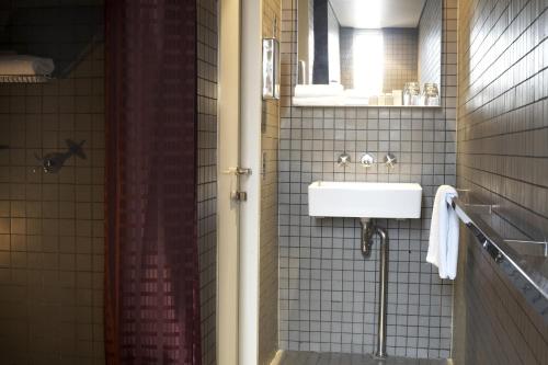 Bathroom, Kirketon Hotel Sydney in Darlinghurst