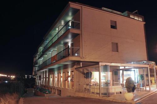 Royal Nayef - image 8