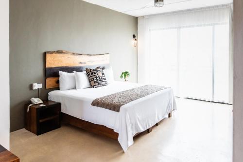 Hotel52 Room Type - Standard King 