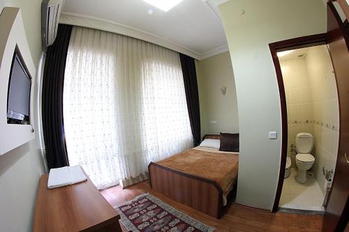 Paradise Hotel Ideally located in the prime touristic area of Beyoglu, Paradise Hotel promises a relaxing and wonderful visit. The property features a wide range of facilities to make your stay a pleasant experience
