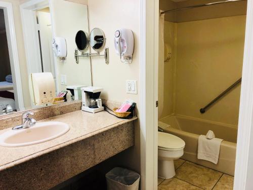 Dynasty Suites Hotel - image 5