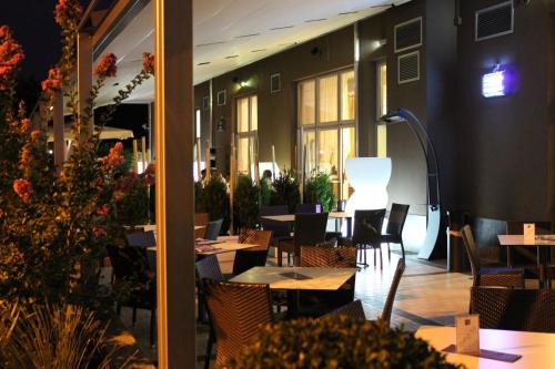 . EQ Hotel