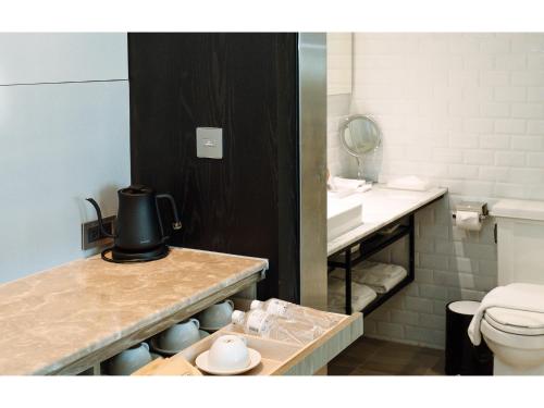 Classic Quadruple Room image 10