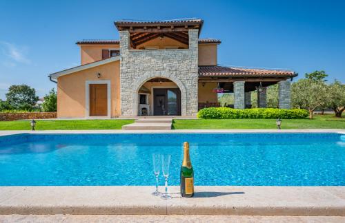  Villa Oliveta in 52206 Filipana