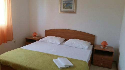  Apartments Loris in Supetar