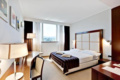 Deluxe Double Room with Shower