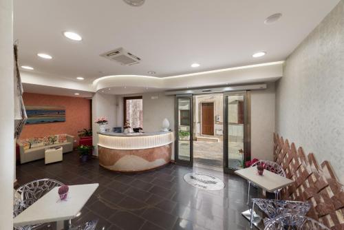大堂, Hotel Biancolilla in 聖維托洛卡波
