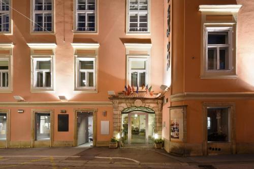 BoutiqueHotel Dom - Rooms & Suites - image 4