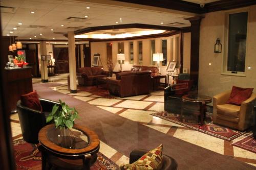 諾沃克酒店及會議中心 (Norwalk Inn and Conference Center) in 諾禾克