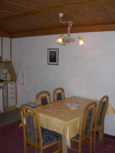 Apartment (4-5 Adults)