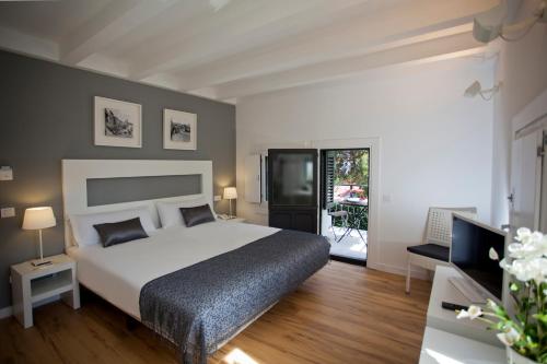Double or Twin Room with Balcony