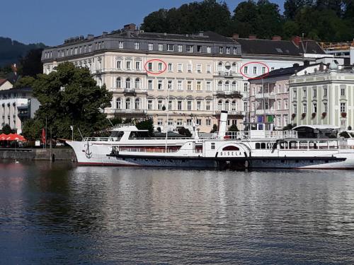 Seeblick Apartment/Zimmer - Accommodation - Gmunden