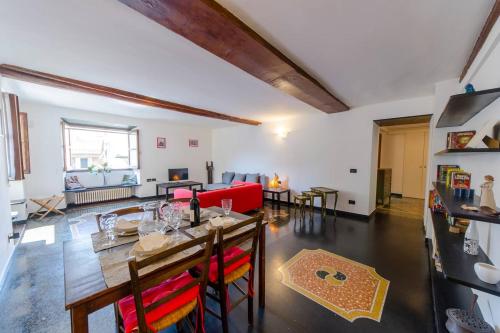 JOIVY Colorful Flat for 5 close to Piazza De Ferrari, Genua (zdjęcie 8)