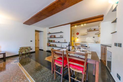 JOIVY Colorful Flat for 5 close to Piazza De Ferrari, Genua (zdjęcie 7)