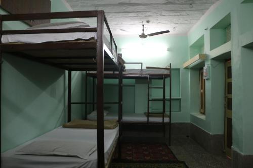 Bed in 6-Bed Dormitory Room image 2