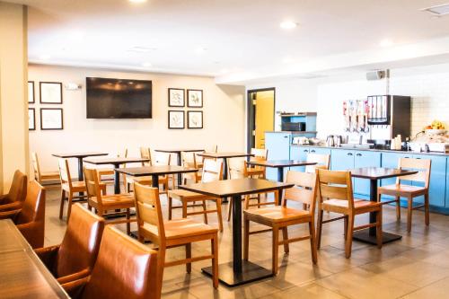 Étterem, Country Inn & Suites by Radisson, Chester, VA in Chester (Virginia)