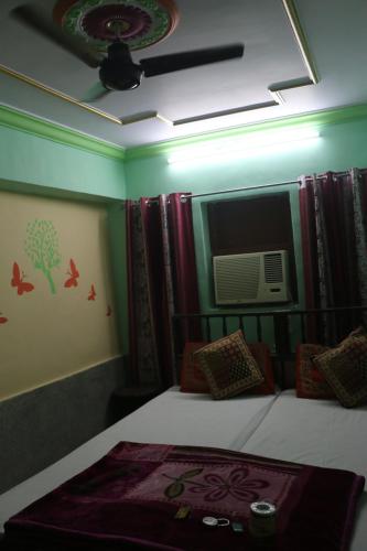 Standard Double Room with Fan image 3