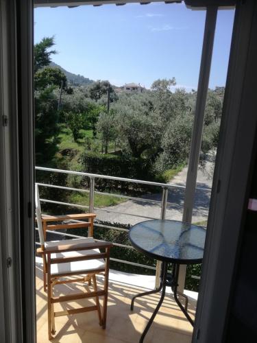 ระเบียง/ชานเรือน, Rastoni Guest House Skopelos in สโคเพโลส