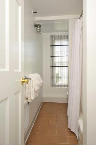 Jailhouse Inn - image 9