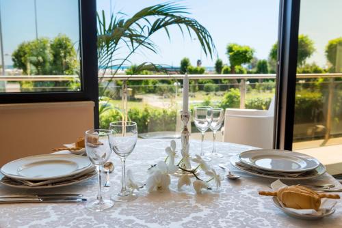 Waldorf Suite Hotel - image 7