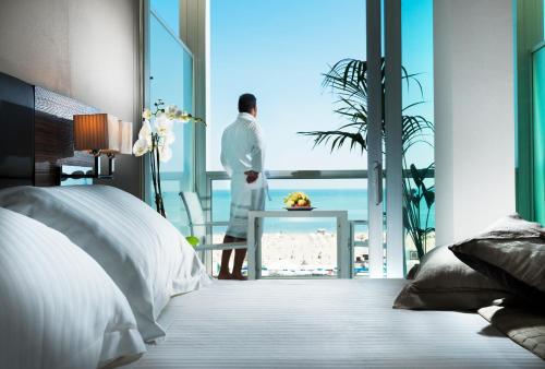 Waldorf Suite Hotel - image 13