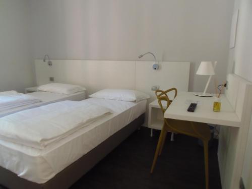 1 twin bed