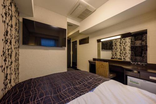 room detail thumbnail 1