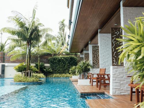 Aqua Resort Phuket