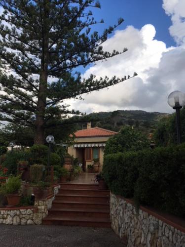  Stanza in Villa con giardino vista mare in Cefalú