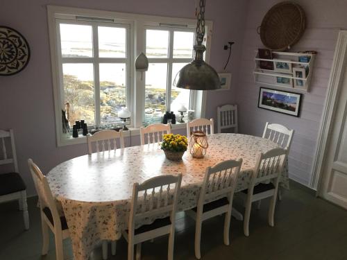 virtuve, Finnøya with 180* Atlantic veiw in Haroy