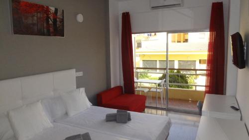 ทัศนียภาพภายนอกโรงแรม, โรงแรมการ์โลสที่ 1 (Hotel Carlos I) in ทอร์เรโมลินอส