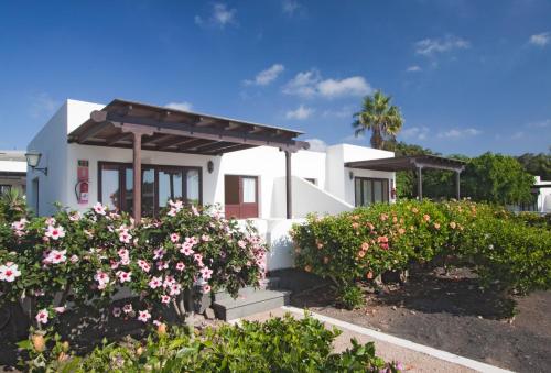 Bungalows Playa Limones - image 4