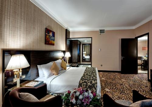 Sharjah Palace Hotel - image 4