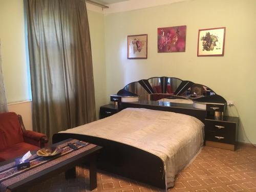 Aram Guest House